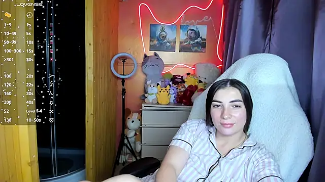 Fiery Brunette  online show from September 2025 05:12:02 PM