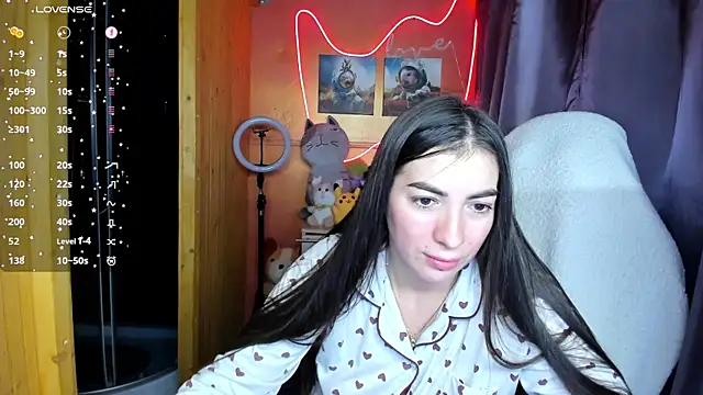 Fiery Brunette  online show from September 2025 05:41:02 AM