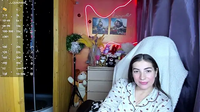 Snapshot of Fiery_Brunette_ chatting on January 2026 07:08:02 PM Fiery Brunette online show from January 2026 07:08:02 PM