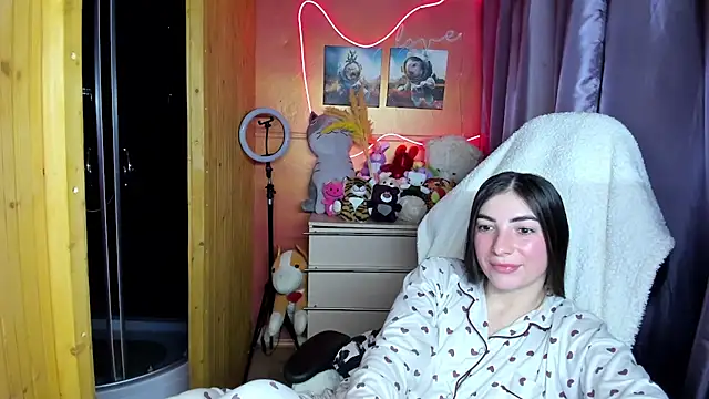 Snapshot of Fiery_Brunette_ chatting on January 2026 07:45:01 AM Fiery Brunette online show from January 2026 07:45:01 AM