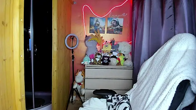 Snapshot of Fiery_Brunette_ chatting on March 2026 02:40:02 AM Fiery Brunette online show from March 2026 02:40:02 AM