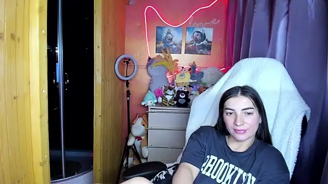 Snapshot of Fiery_Brunette_ chatting on March 2026 05:28:01 PM Fiery Brunette online show from March 2026 05:28:01 PM