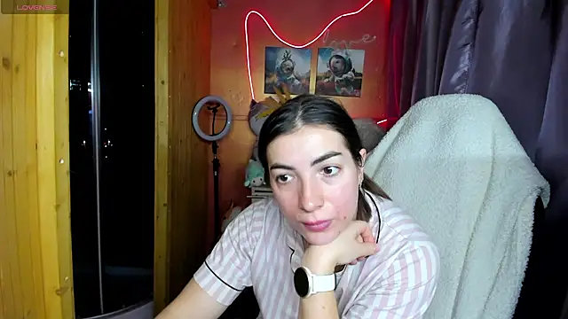 Snapshot of Fiery_Brunette_ chatting on March 2026 05:44:02 AM Fiery Brunette online show from March 2026 05:44:02 AM