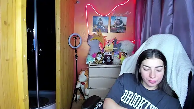 Snapshot of Fiery_Brunette_ chatting on March 2026 04:40:01 AM Fiery Brunette online show from March 2026 04:40:01 AM