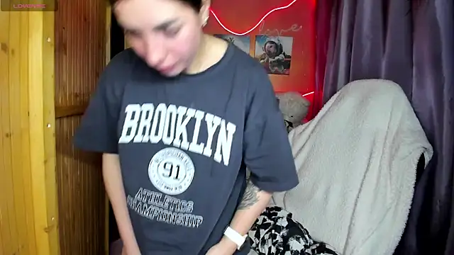 Snapshot of Fiery_Brunette_ chatting on April 2026 05:49:01 AM Fiery Brunette online show from April 2026 05:49:01 AM