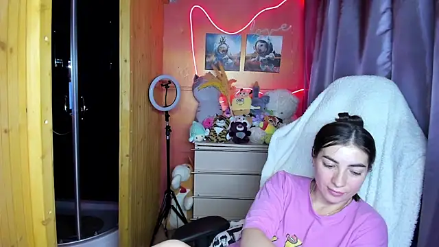 Snapshot of Fiery_Brunette_ chatting on April 2026 04:34:01 AM Fiery Brunette online show from April 2026 04:34:01 AM