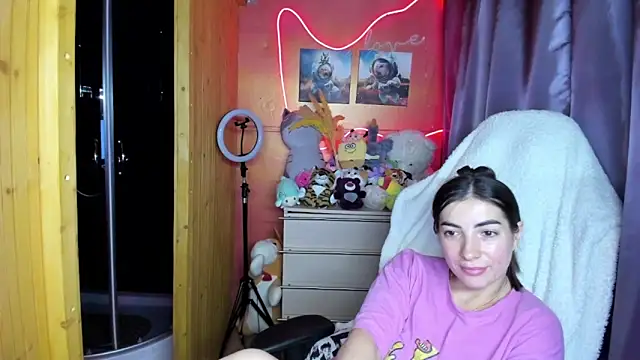 Snapshot of Fiery_Brunette_ chatting on April 2026 06:40:02 AM Fiery Brunette online show from April 2026 06:40:02 AM