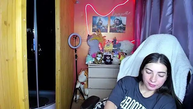 Snapshot of Fiery_Brunette_ chatting on April 2026 09:58:01 AM Fiery Brunette online show from April 2026 09:58:01 AM