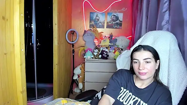 Snapshot of Fiery_Brunette_ chatting on April 2026 01:26:01 PM Fiery Brunette online show from April 2026 01:26:01 PM