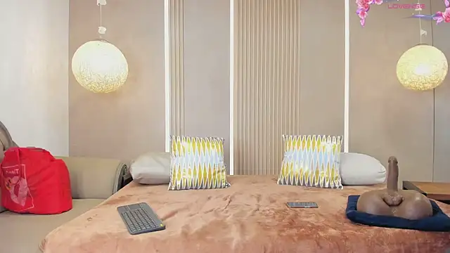 Snapshot of sabrina_shark_ chatting on February 2026 01:37:01 AM sabrina shark online show from February 2026 01:37:01 AM