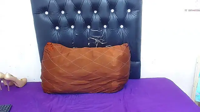 JUICYASSxxx online show from March 2025 11:44:02 PM