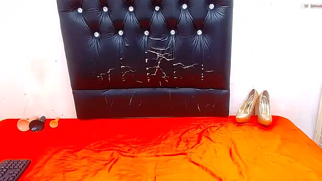 JUICYASSxxx online show from March 2025 04:37:02 PM