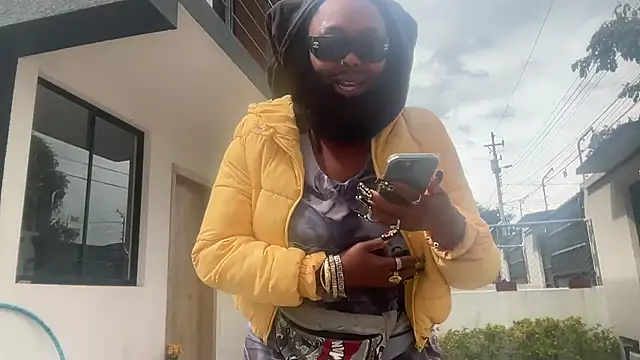 Snapshot of ChocolateCakeQueen chatting on October 2025 07:25:01 PM ChocolateCakeQueen online show from October 2025 07:25:01 PM