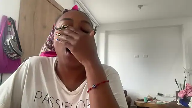 Snapshot of ChocolateCakeQueen chatting on November 2025 08:33:02 PM ChocolateCakeQueen online show from November 2025 08:33:02 PM