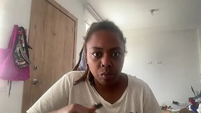 Snapshot of ChocolateCakeQueen chatting on November 2025 02:30:02 PM ChocolateCakeQueen online show from November 2025 02:30:02 PM