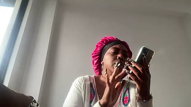 Snapshot of ChocolateCakeQueen chatting on November 2025 12:15:01 PM ChocolateCakeQueen online show from November 2025 12:15:01 PM