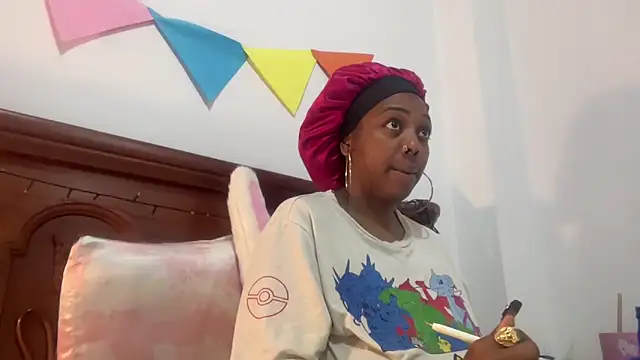 Snapshot of ChocolateCakeQueen chatting on November 2025 12:21:01 AM ChocolateCakeQueen online show from November 2025 12:21:01 AM