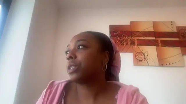 Snapshot of ChocolateCakeQueen chatting on December 2025 12:32:01 PM ChocolateCakeQueen online show from December 2025 12:32:01 PM