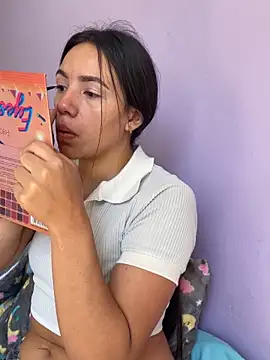 hannahb-e online show from January 2025 04:36:01 PM