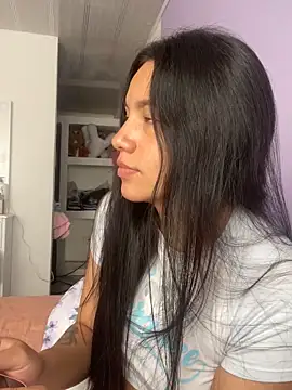 hannahb-e online show from February 2025 06:27:02 PM