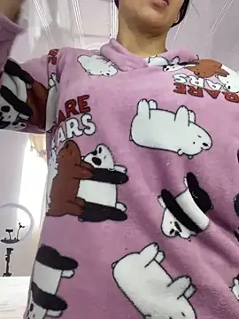 hannahb-e online show from February 2025 05:35:01 PM