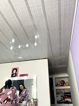 hannahb-e online show from September 2025 04:11:01 PM