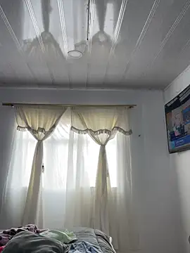 hannahb-e online show from October 2025 02:45:02 PM