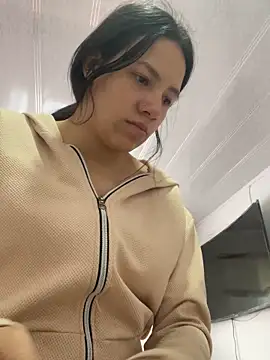 hannahb-e online show from October 2025 08:07:01 PM