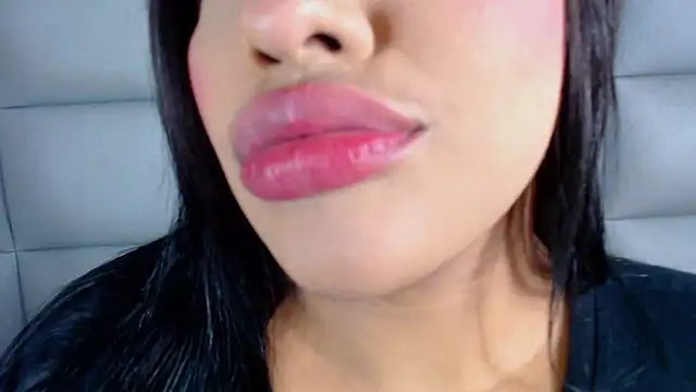 emily brontee  online show from February 2025 01:00:02 PM