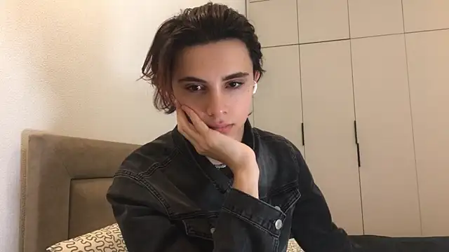 Snapshot of k0sta_ chatting on December 2024 05:42:02 AM k0sta online show from December 2024 05:42:02 AM