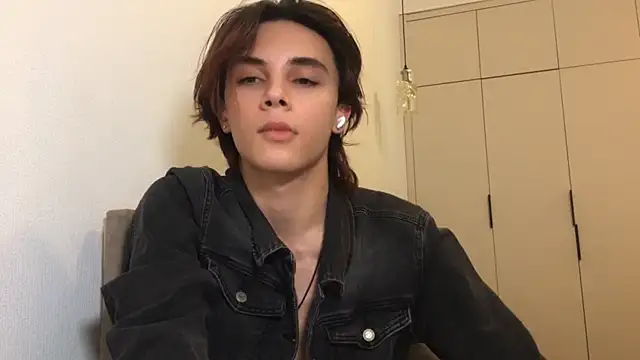 Snapshot of k0sta_ chatting on December 2024 05:34:01 PM k0sta online show from December 2024 05:34:01 PM