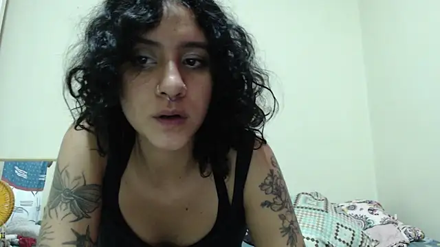 Snapshot of AlinaWoolf_ chatting on May 2026 03:35:02 AM AlinaWoolf online show from May 2026 03:35:02 AM