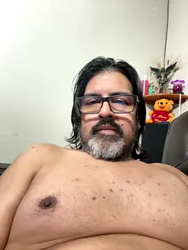 Moonshadow1979 online show from December 2025 12:26:01 AM