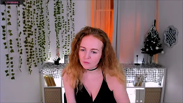 Snapshot of Asha_Glooom chatting on December 2025 04:46:02 PM Asha Glooom online show from December 2025 04:46:02 PM