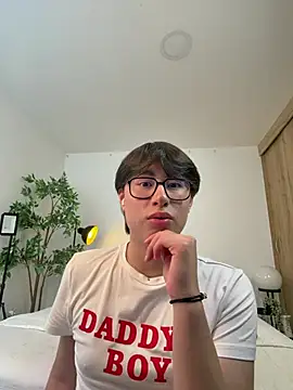 SrLuis18 online show from February 2026 09:22:01 PM