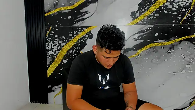 sweethot    online show from September 2025 02:41:01 PM