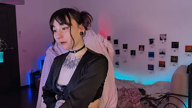 Snapshot of deadlysweet chatting on April 2026 04:04:02 AM deadlysweet online show from April 2026 04:04:02 AM