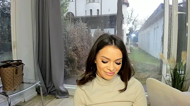 Snapshot of Selena_Reeves chatting on February 2025 06:22:01 AM Selena Reeves online show from February 2025 06:22:01 AM