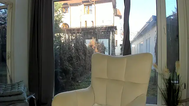 Snapshot of Selena_Reeves chatting on February 2025 07:04:02 AM Selena Reeves online show from February 2025 07:04:02 AM