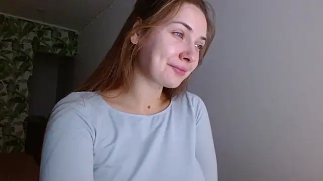 Snapshot of Olivia_shine chatting on December 2024 05:27:01 AM Olivia shine online show from December 2024 05:27:01 AM