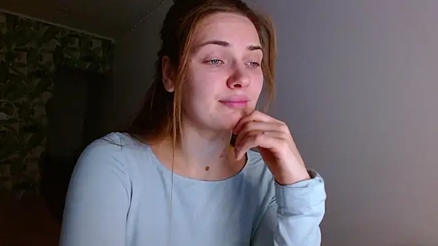 Snapshot of Olivia_shine chatting on December 2024 05:20:01 AM Olivia shine online show from December 2024 05:20:01 AM