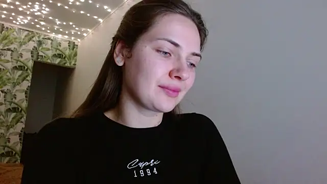 Snapshot of Olivia_shine chatting on December 2024 05:28:02 AM Olivia shine online show from December 2024 05:28:02 AM
