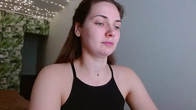 Snapshot of Olivia_shine chatting on January 2025 05:34:01 AM Olivia shine online show from January 2025 05:34:01 AM