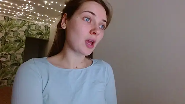 Snapshot of Olivia_shine chatting on January 2025 05:20:02 AM Olivia shine online show from January 2025 05:20:02 AM