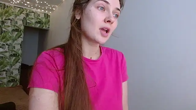 Snapshot of Olivia_shine chatting on January 2025 05:45:02 AM Olivia shine online show from January 2025 05:45:02 AM