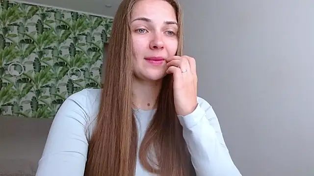 Snapshot of Olivia_shine chatting on September 2025 04:28:01 AM Olivia shine online show from September 2025 04:28:01 AM
