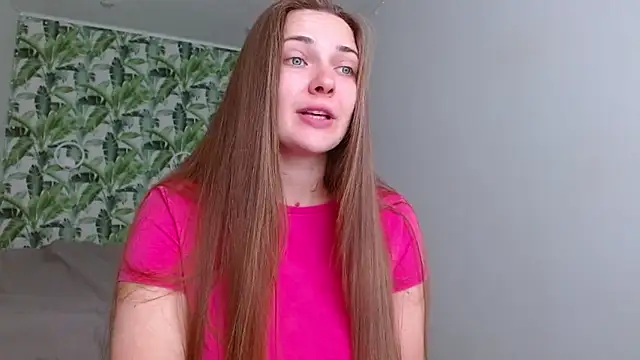 Snapshot of Olivia_shine chatting on September 2025 04:28:02 AM Olivia shine online show from September 2025 04:28:02 AM