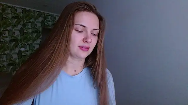 Snapshot of Olivia_shine chatting on October 2025 04:22:02 AM Olivia shine online show from October 2025 04:22:02 AM