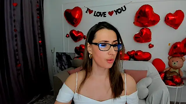 Snapshot of PassionGlow chatting on February 2026 03:35:01 AM PassionGlow online show from February 2026 03:35:01 AM