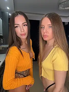 Snapshot of _Monic_ chatting on April 2026 06:21:01 PM Monic online show from April 2026 06:21:01 PM